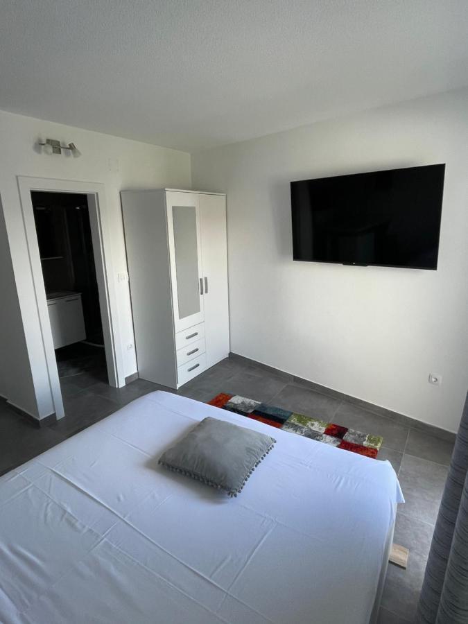 Villa Milena Sweet Apartment-With A Pool トロギール エクステリア 写真