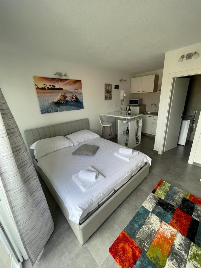 Villa Milena Sweet Apartment-With A Pool トロギール エクステリア 写真