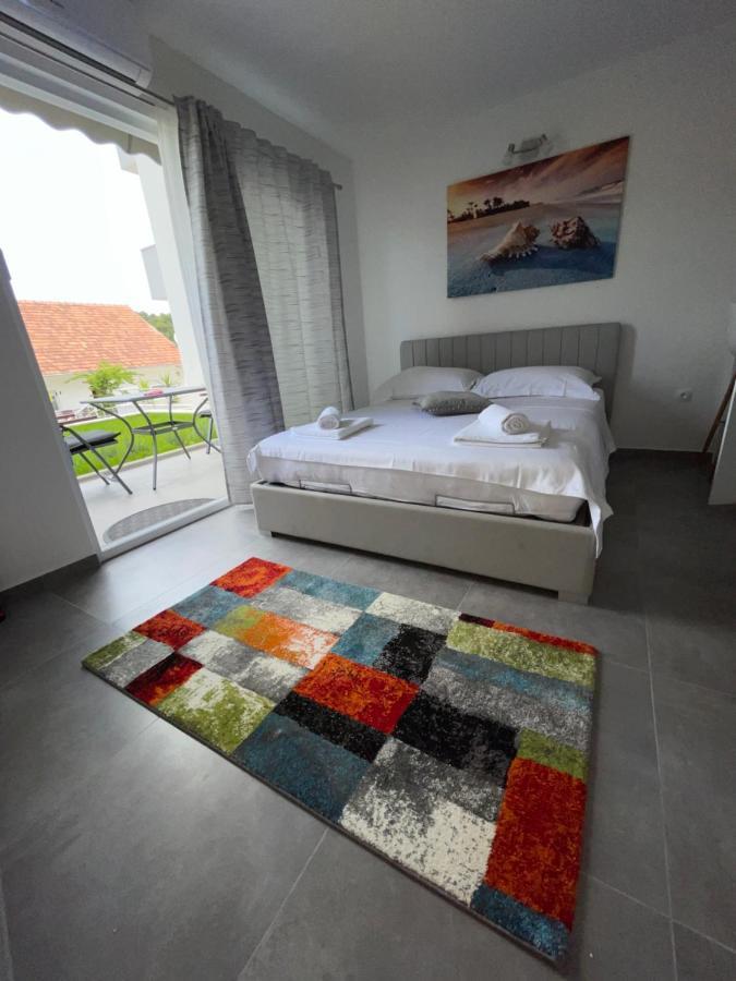 Villa Milena Sweet Apartment-With A Pool トロギール エクステリア 写真