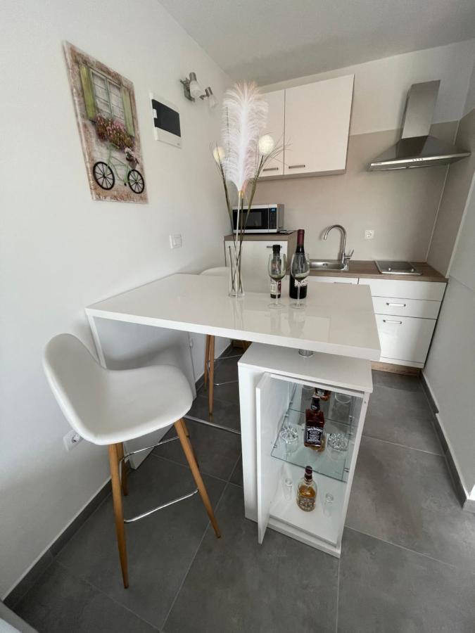Villa Milena Sweet Apartment-With A Pool トロギール エクステリア 写真