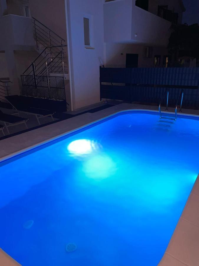 Villa Milena Sweet Apartment-With A Pool トロギール エクステリア 写真
