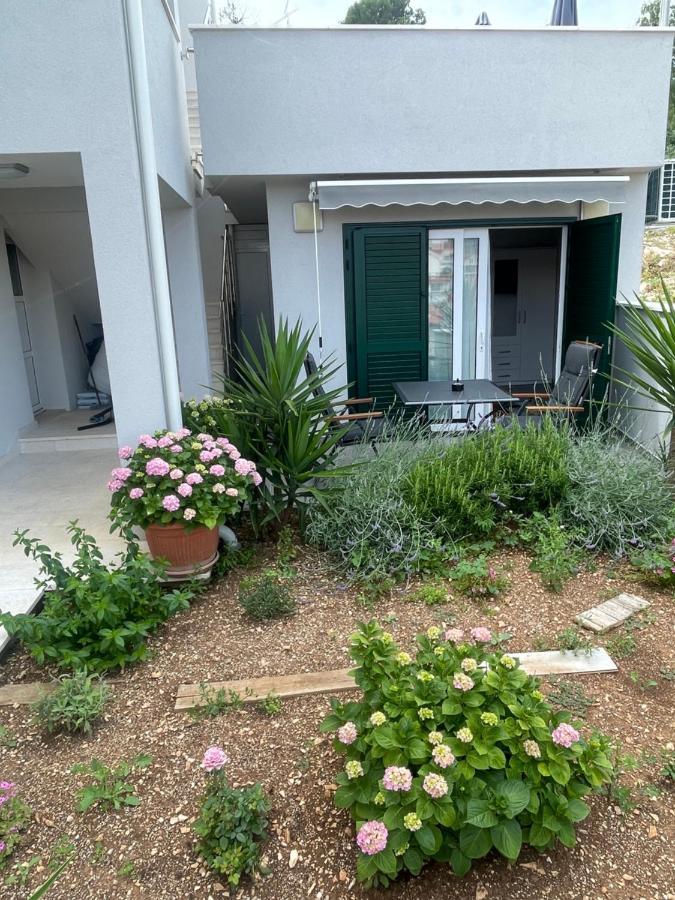 Villa Milena Sweet Apartment-With A Pool トロギール エクステリア 写真
