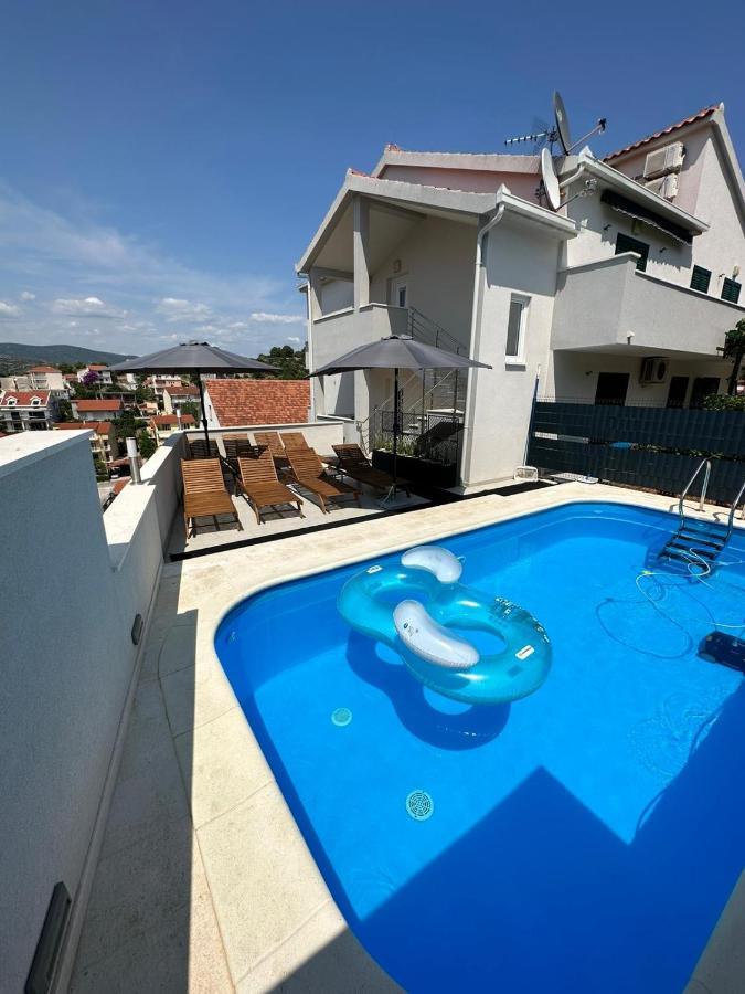Villa Milena Sweet Apartment-With A Pool トロギール エクステリア 写真